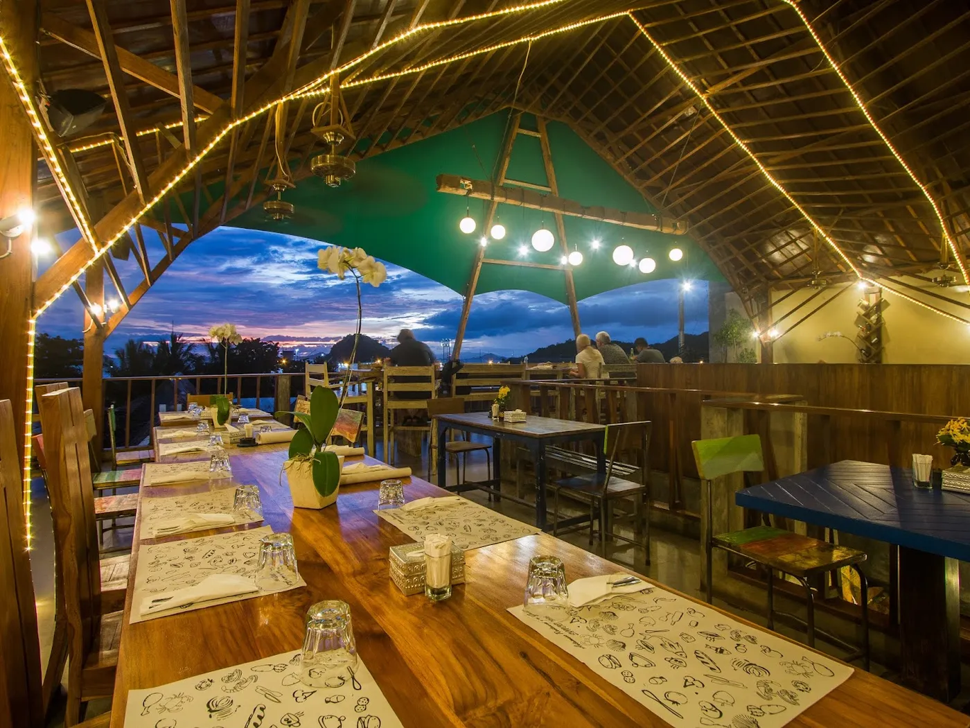 Artomoro Restaurant and Grill