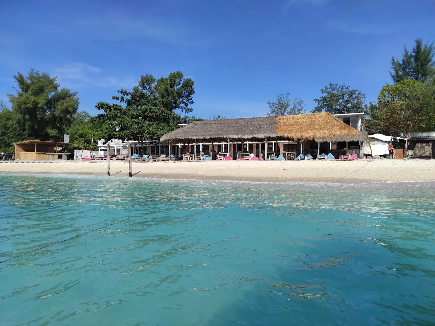 Meno Mojo Beach Resort