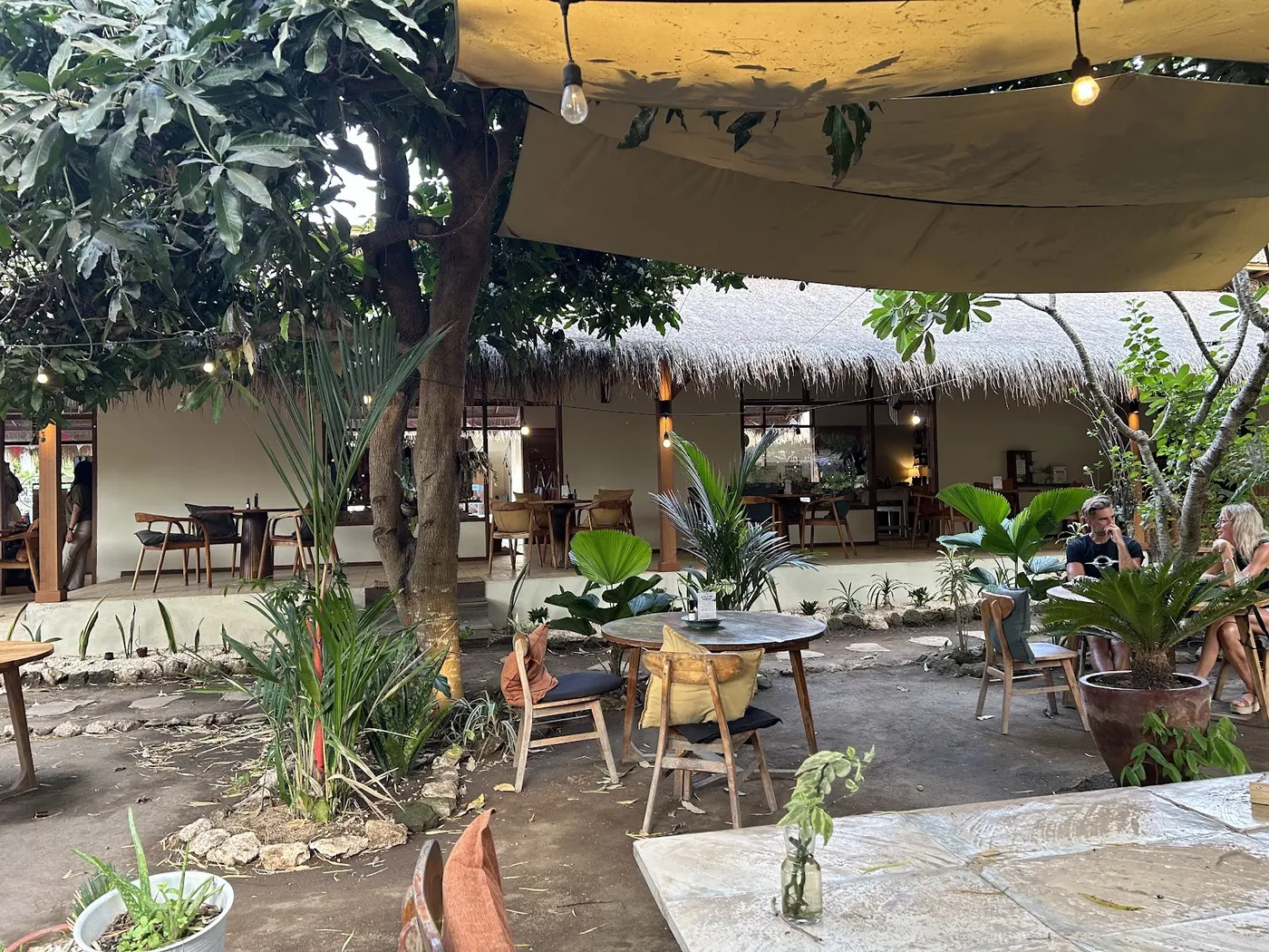 Pituq Resto, Café & Shop