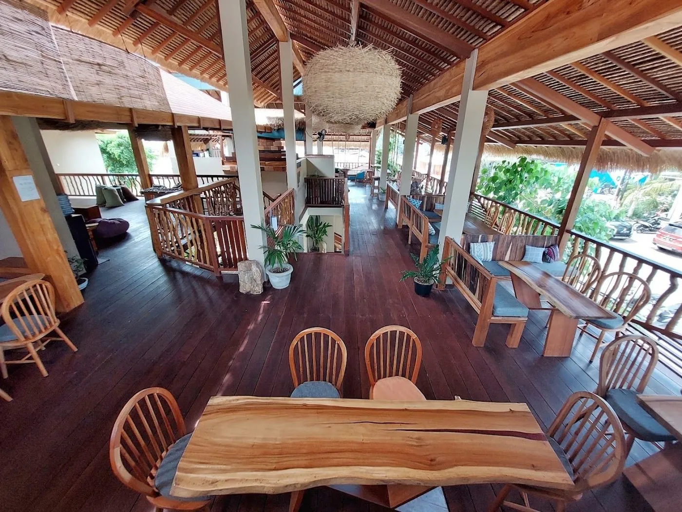 Treehouse Restaurant & Bar