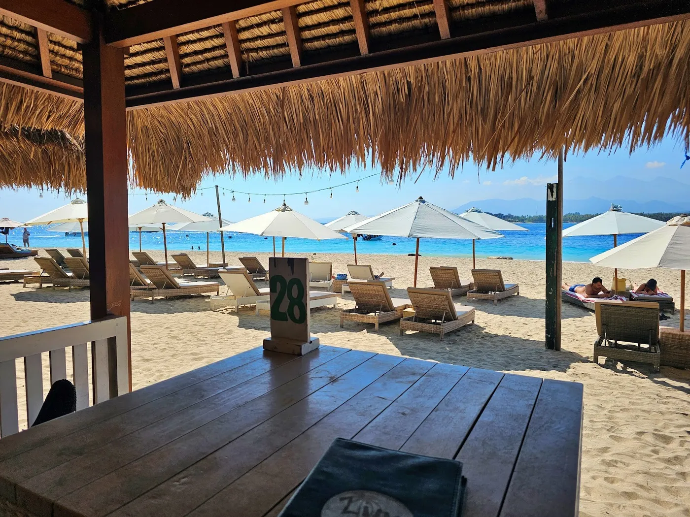 Zipp Bar Restaurant & Bungalows