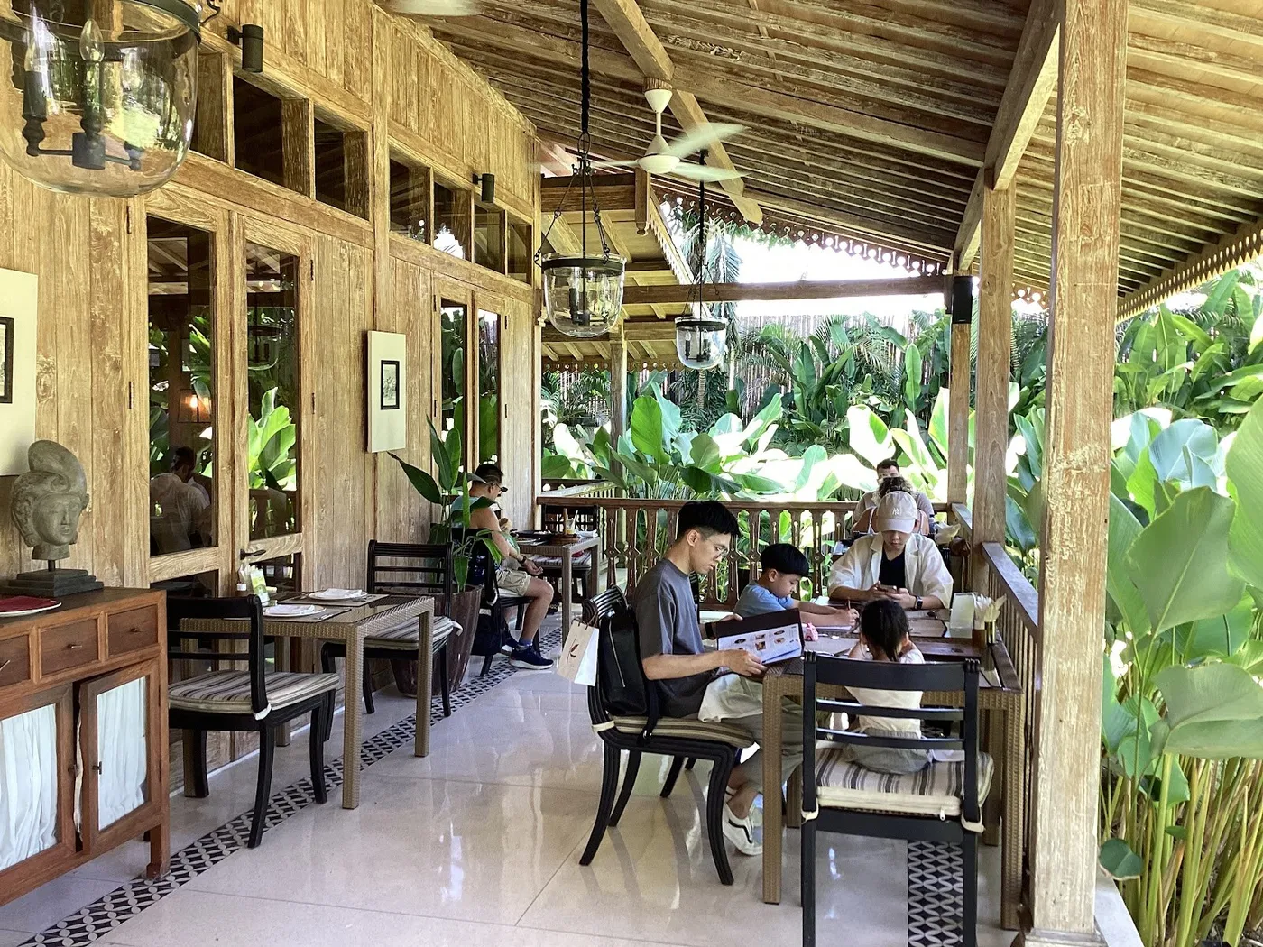 Kayumanis Resto Jimbaran