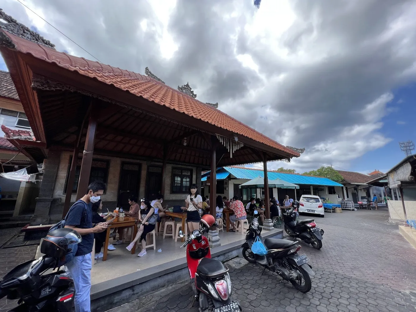 Warung Babi Guling Pak Dobil